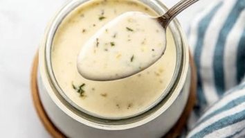 15 Minute Garlic Parmesan Sauce