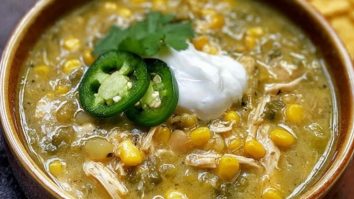 Creamy Green Chicken Chili
