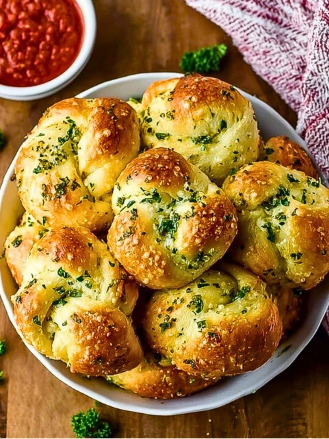 Easy Homemade Garlic Knots