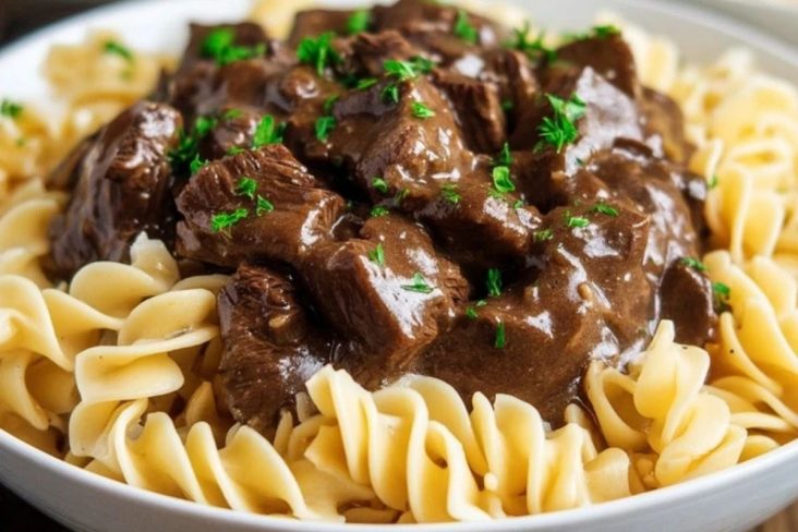 Easy Crockpot Beef Tips & Noodles