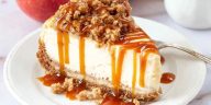 Apple Crisp Cheesecake