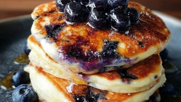 Fluffiest Blueberry Pancakes
