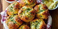 Garlic Knots