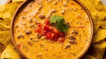 Mouthwatering Crockpot Rotel Dip With Ground Beef