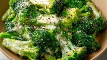 Copycat Longhorn Garlic Parmesan Broccoli