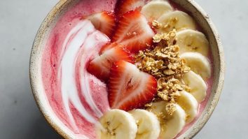 Strawberry Banana Smoothie Bowl