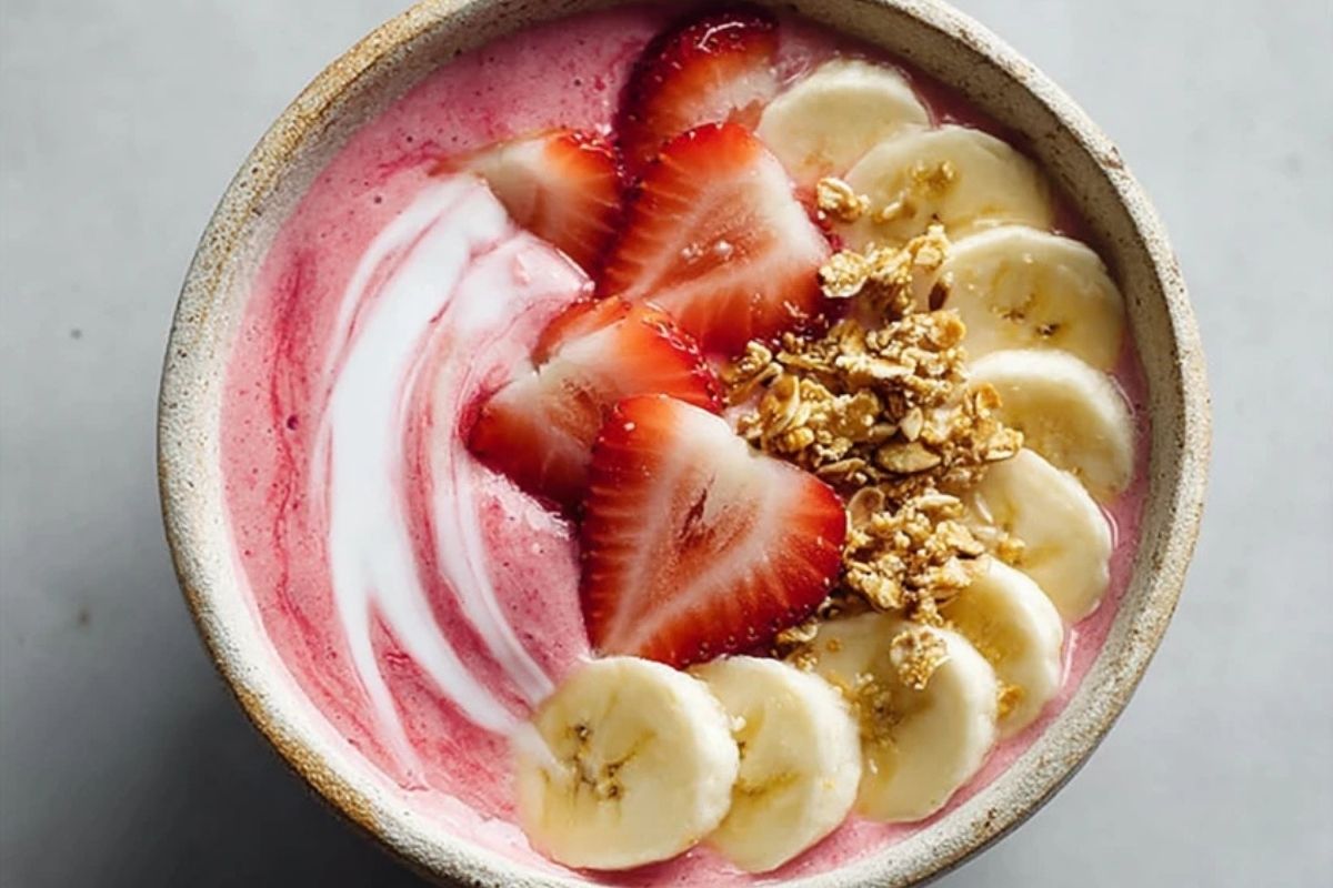 Strawberry Banana Smoothie Bowl
