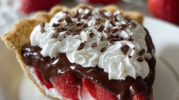 Chocolate Covered Strawberry Pie