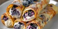 Crispy Keto Blueberry Cream Cheese Roll-Ups