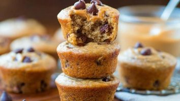 Flourless Peanut Butter Muffins