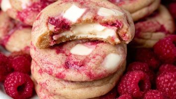 Raspberry White Chocolate Cheesecake Cookies