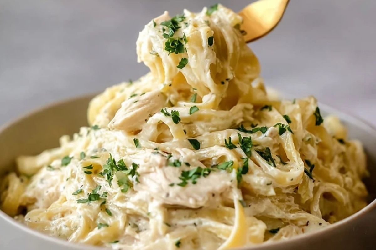Tasty Instant Pot Chicken Alfredo
