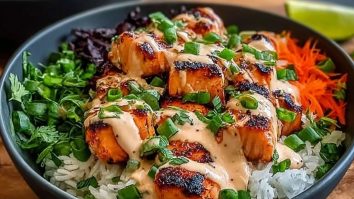Bang Bang Salmon Bowls With Rice