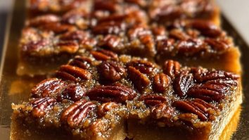 Easy Pecan Pie Bars